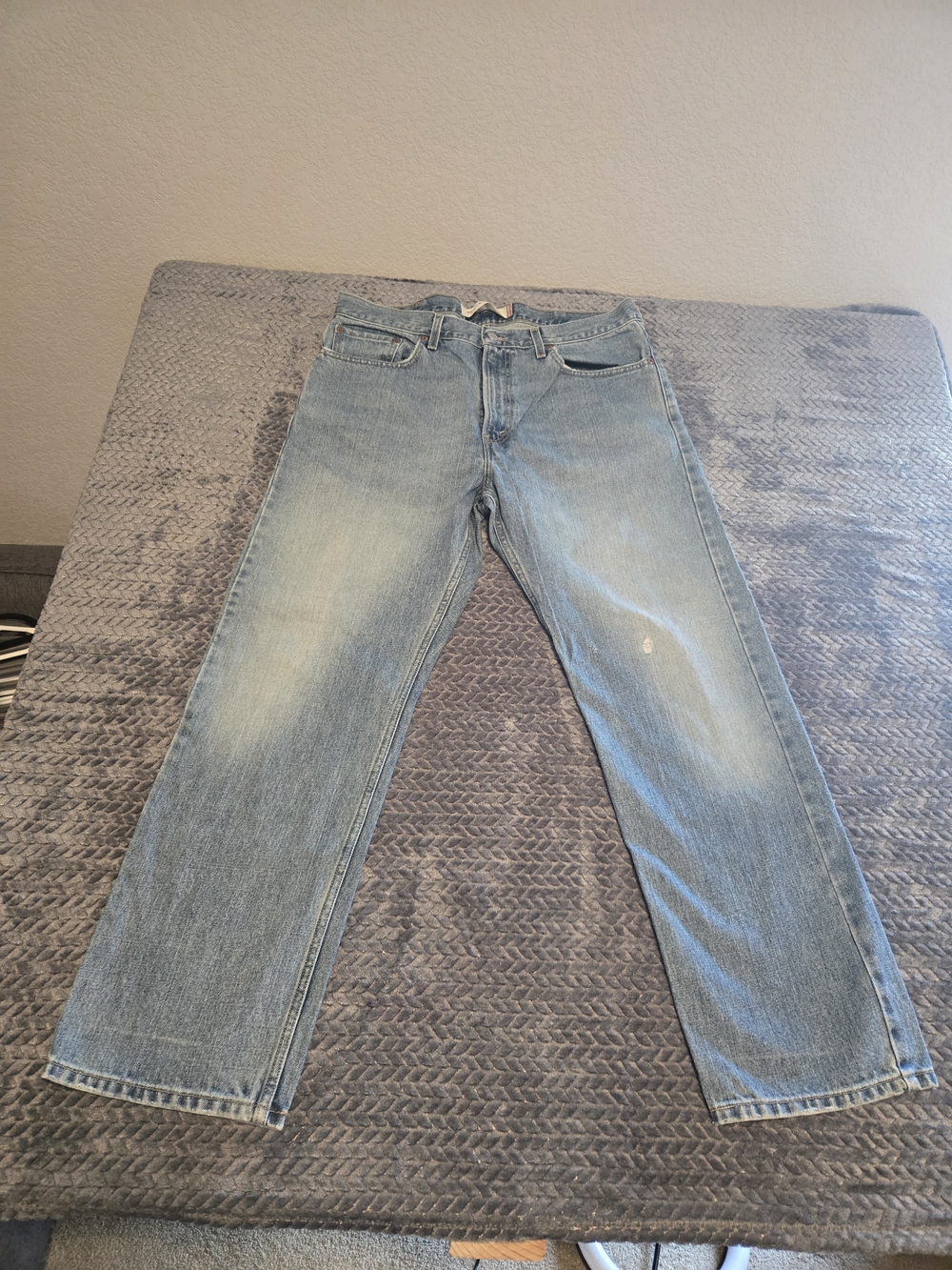 Levi’s 505 Men’s Jeans 38x30 Regular Fit Medium Wash 100% Cotton Distressed